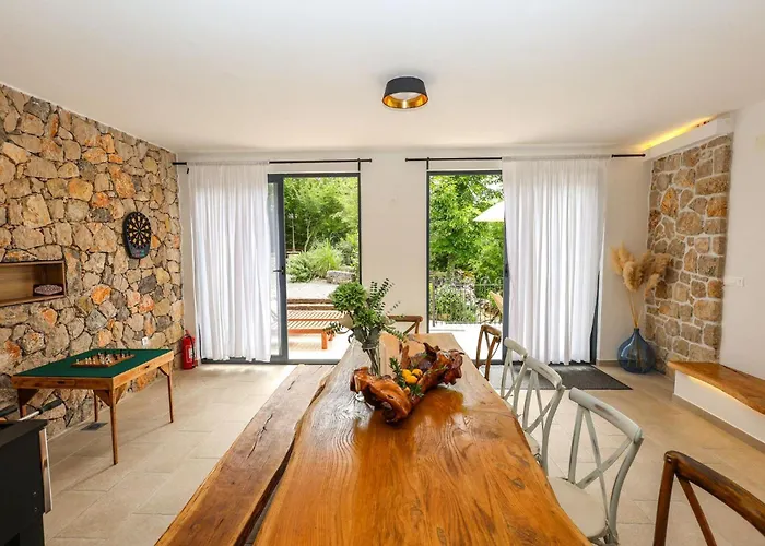 Villa Toscana - Charming Stone With Private Pool & Garden Grižane