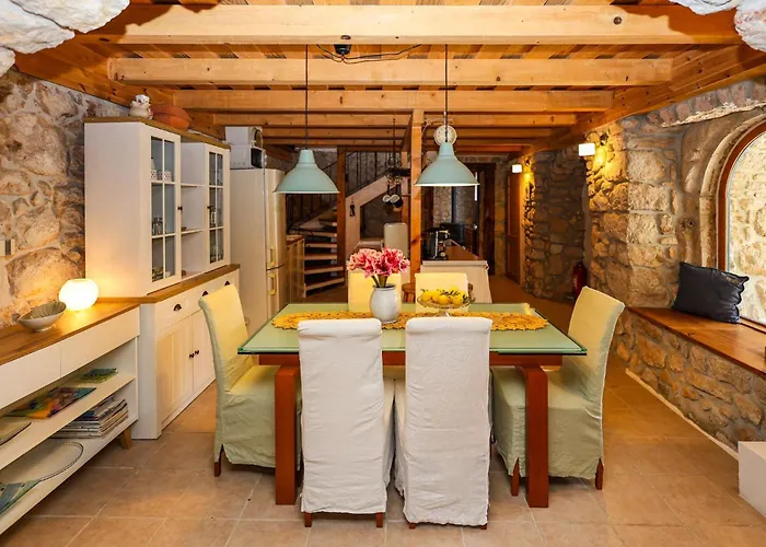 Villa Toscana - Charming Stone With Private Pool & Garden Grižane