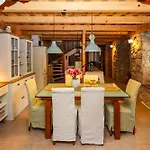 Villa Toscana - Charming Stone With Private Pool & Garden Grižane